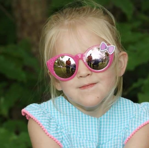 Meet your Posher, Sheila - Picture 1 of 1